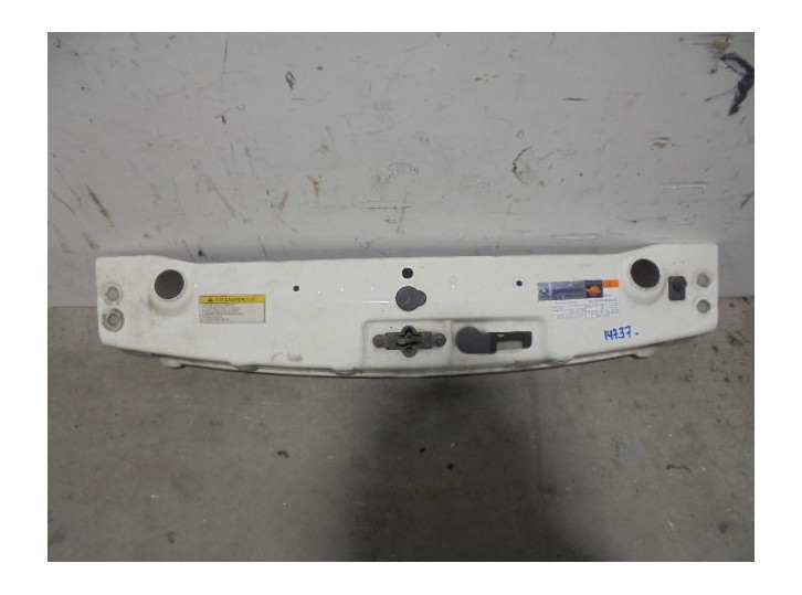 Recambio de panel frontal para ssangyong rexton w 2.0 td cat referencia OEM IAM 5713008005 DE CHAPA CON CERRADURA 