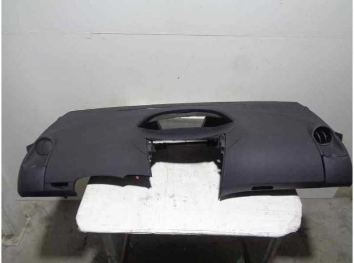 Recambio de salpicadero para toyota yaris (_p9_) 1.4 d-4d (nlp90_) referencia OEM IAM 553020D010B0 GRIS 