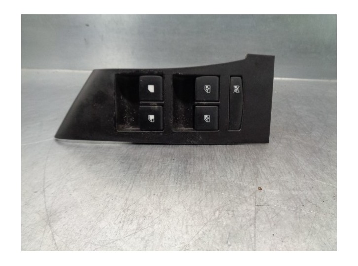Recambio de mando elevalunas delantero izquierdo para opel astra j lim. 1.6 cdti dpf referencia OEM IAM 13305011 1239088 