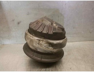 Replacement right engine mount for Mercedes-Benz S-Class (W220) Sedan 3.2 CDI cat OEM IAM reference A2202401817 