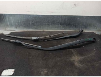 Recambio de brazo limpia delantero derecho para kia rio 1.1 crdi cat referencia OEM IAM 983111W000 