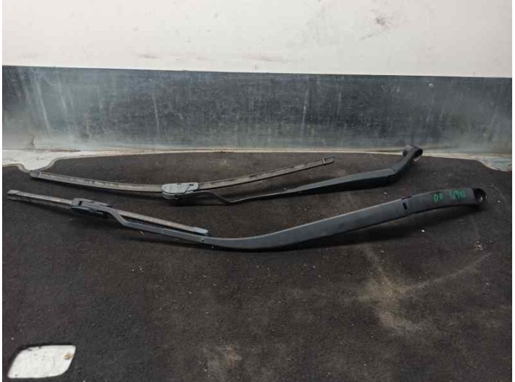 Recambio de brazo limpia delantero derecho para kia rio 1.1 crdi cat referencia OEM IAM 983111W000 