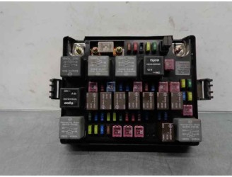 Recambio de caja reles / fusibles para ssangyong rodius 2.7 turbodiesel cat referencia OEM IAM A105DSL  
