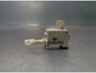 Recambio de motor tapa deposito combustible para volkswagen cc (358) tdi referencia OEM IAM 3C0810773A  