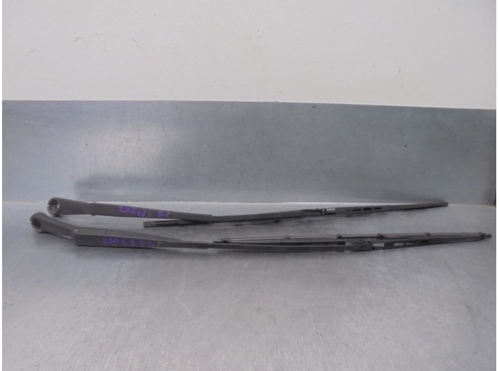 Recambio de brazo limpia delantero derecho para fiat brava (182) 1.4 12v cat referencia OEM IAM 46528462 46528462 