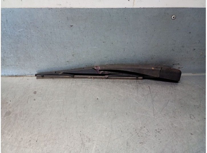 Replacement rear wiper arm for Kia Pro Cee'd (ED) 2.0 CRDi 140 OEM IAM reference 988111H000 988111H000 
