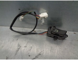 Replacement rear right window lifter switch for Kia Opirus 3.5 V6 CAT OEM IAM reference 621W04730 
