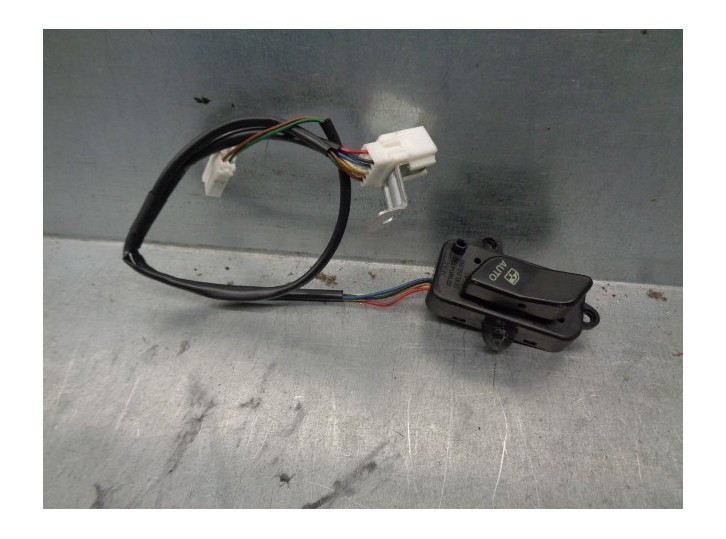 Recambio de mando elevalunas trasero derecho para kia opirus 3.5 v6 cat referencia OEM IAM 621W04730 