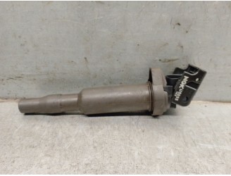 Replacement ignition coil for BMW 5 (E60) 525 i OEM IAM reference U5055 NGK