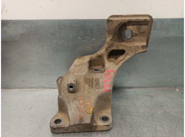 Replacement right engine mount for Land Rover Range Rover Sport 2.7 TD V6 cat OEM IAM reference KKU500590 