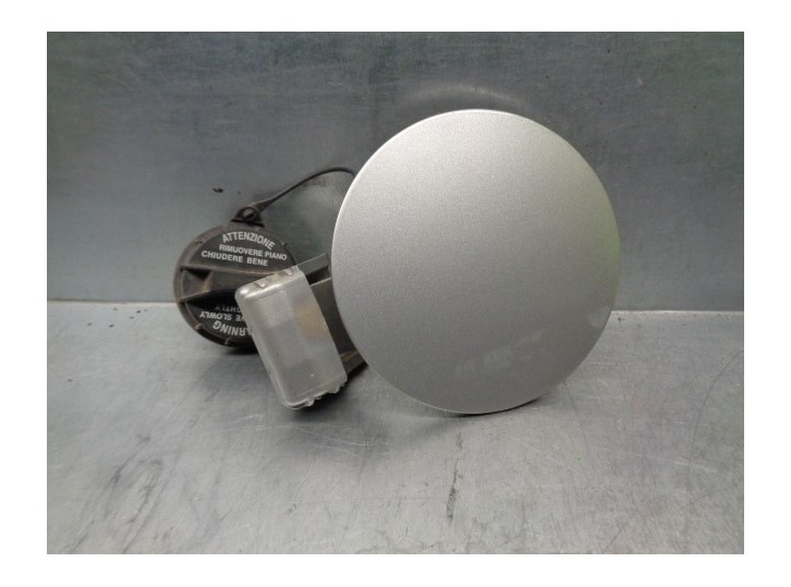 Recambio de tapa exterior combustible para kia opirus 3.5 v6 cat referencia OEM IAM 695103F000 