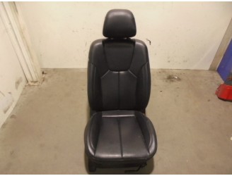 Recambio de asiento delantero derecho para ssangyong rexton w 2.0 td cat referencia OEM IAM CUERO NEGRO 5 PUERTAS