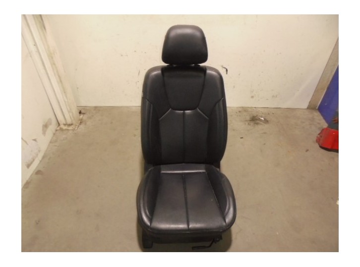 Recambio de asiento delantero derecho para ssangyong rexton w 2.0 td cat referencia OEM IAM CUERO NEGRO 5 PUERTAS