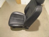 Recambio de asiento delantero derecho para ssangyong rexton w 2.0 td cat referencia OEM IAM CUERO NEGRO 5 PUERTAS