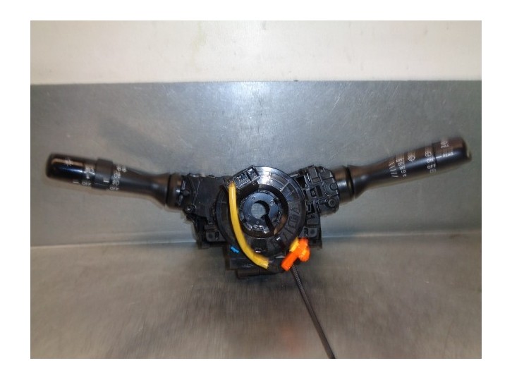 Recambio de mando luces para toyota yaris (_p9_) 1.3 vvt-i (scp90_) referencia OEM IAM 841400D080 846520D030 