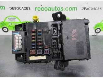 Recambio de caja reles / fusibles para toyota avensis berlina (t 22) 1.6 16v referencia OEM IAM 8264105011 8273005020 