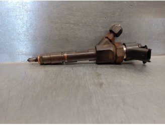 Recambio de inyector para renault megane ii classic berlina 1.9 dci diesel referencia OEM IAM 8200100272 0445110110B BOSCH