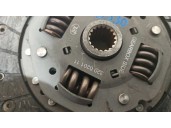 Replacement clutch kit for Nissan Almera (N16/E) 1.5 16V CAT OEM IAM reference 320020111 