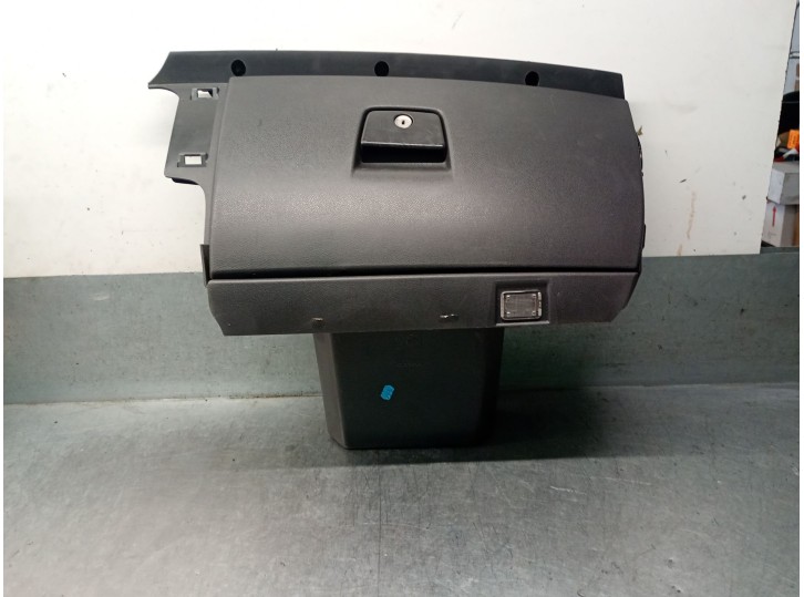 Recambio de guantera para volvo c30 (533) 1.8 referencia OEM IAM 39871860 39808612 