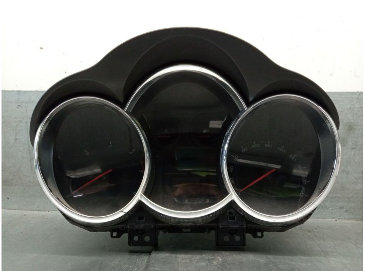 Recambio de cuadro instrumentos para chevrolet cruze hatchback 2.0 diesel cat referencia OEM IAM 95080021 95080021 