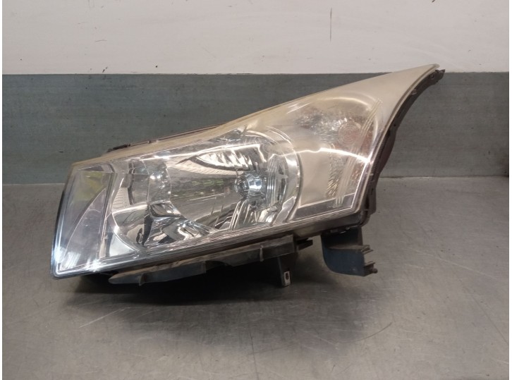 Replacement left headlight for Chevrolet Cruze hatchback 2.0 diesel CAT OEM IAM reference 42371137 42371137 