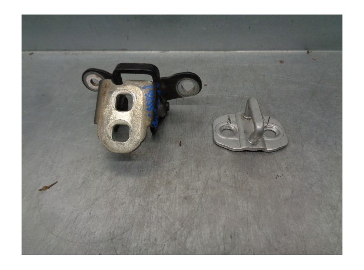 Recambio de bisagra puerta para dodge journey 2.0 16v crd cat referencia OEM IAM 5074256AB 
