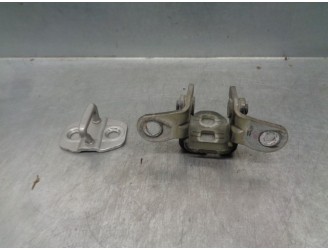 Recambio de bisagra puerta para dodge journey 2.0 16v crd cat referencia OEM IAM 5074257AB 4589050AA 