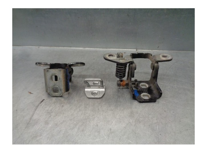 Recambio de bisagra puerta para dodge journey 2.0 16v crd cat referencia OEM IAM 5067939AB 4589050AA 