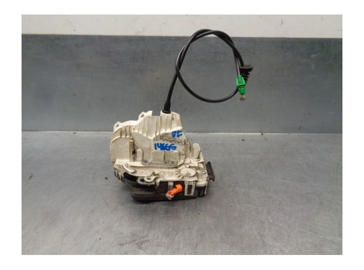 Recambio de cerradura puerta delantera izquierda para dodge journey 2.0 16v crd cat referencia OEM IAM P04589693AA 4 PINES 5 PUE