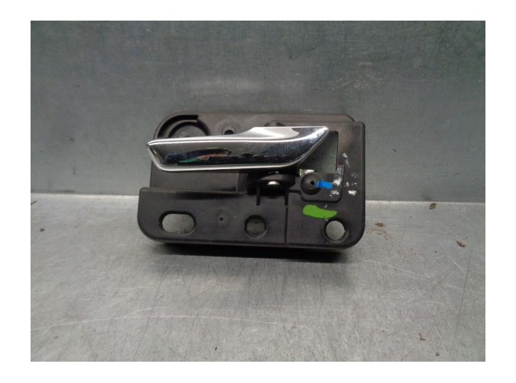 Recambio de maneta interior trasera derecha para dodge journey 2.0 16v crd cat referencia OEM IAM 68043746AA 96209910 