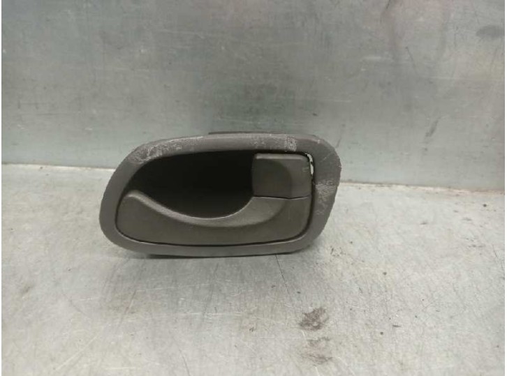 Recambio de maneta interior trasera derecha para daewoo nubira berlina 2.0 cat referencia OEM IAM 