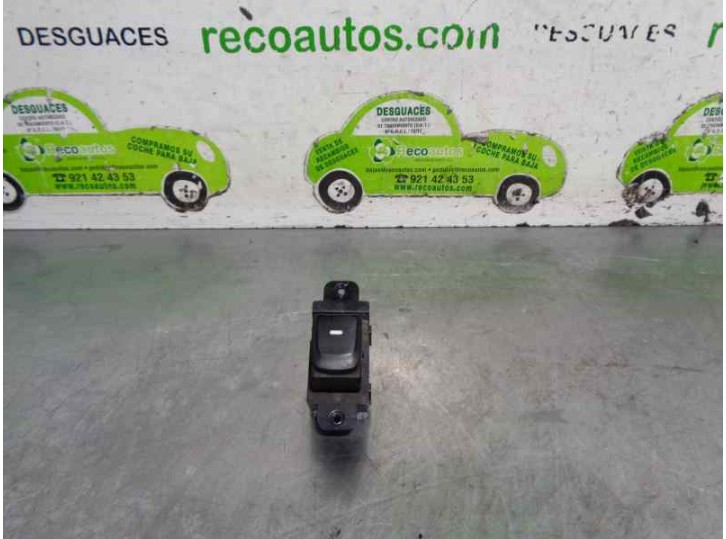 Recambio de mando elevalunas trasero izquierdo para hyundai i10 1.0 cat referencia OEM IAM 93575B40004X 299122842 