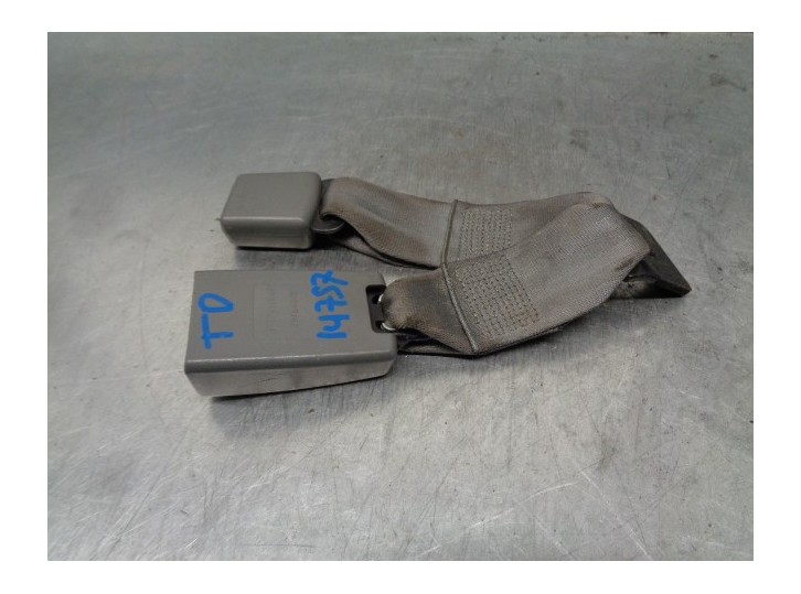 Recambio de enganche cinturon para dodge caliber 2.0 16v crd cat referencia OEM IAM 1FR741DAAB  TRS DER.
