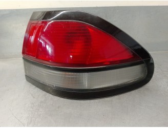 Recambio de piloto trasero derecho para mazda 626 berlina (gf) 2.0 16v cat referencia OEM IAM GE4T51150E DE ALETA 5 PUERTAS