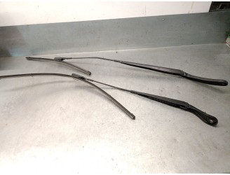 Recambio de brazo limpia delantero derecho para mercedes-benz vito furgoneta (w447) 114 cdi 4x4 (447.601, 447.603, 447.605) refe