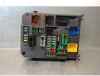 Recambio de caja reles / fusibles para citroën c4 lim. collection referencia OEM IAM 9665547480 A2C53383165 CONTINENTAL