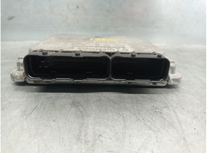 Recambio de centralita motor uce para opel astra g berlina 2.0 16v di cat (x 20 dtl / ld3) referencia OEM IAM 90562575 028100167