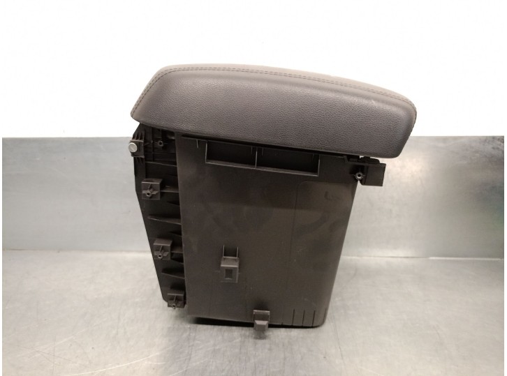 Recambio de apoyabrazos central para kia sportage iii (sl) 1.6 gdi referencia OEM IAM 846603W010WK 846603W010WK 