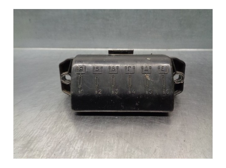 Recambio de caja reles / fusibles para lada niva ( 2121 / 21213 / 21214 / 21215 ) 1.6 referencia OEM IAM EXP4T  