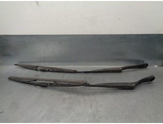 Recambio de brazo limpia delantero derecho para lancia lancia y 1.1 cat referencia OEM IAM   