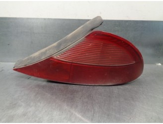 Recambio de piloto trasero derecho para lancia lancia y 1.1 cat referencia OEM IAM 46408285  