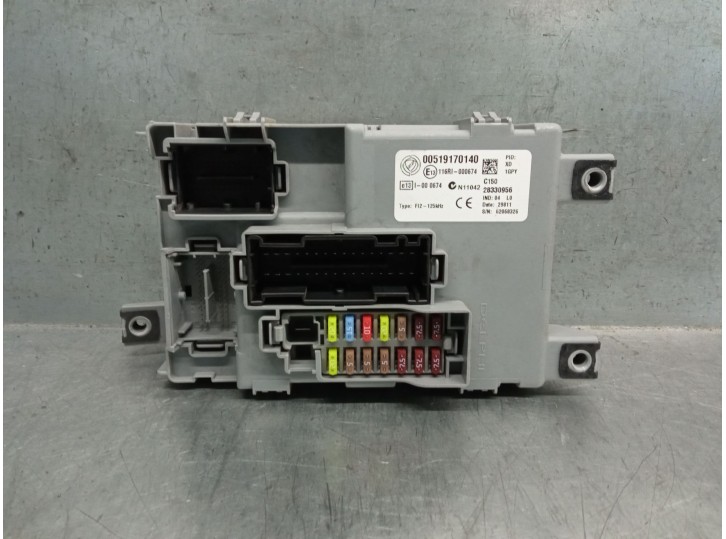 Recambio de caja reles / fusibles para fiat doblo 1.3 16v jtd cat referencia OEM IAM 00519170140 62068326 