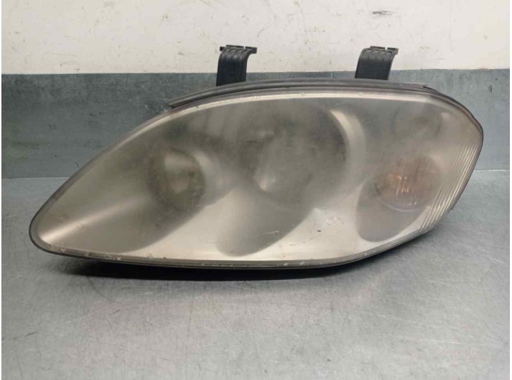 Recambio de faro izquierdo para ssangyong rodius 2.7 turbodiesel cat referencia OEM IAM 8310121303  5 PUERTAS