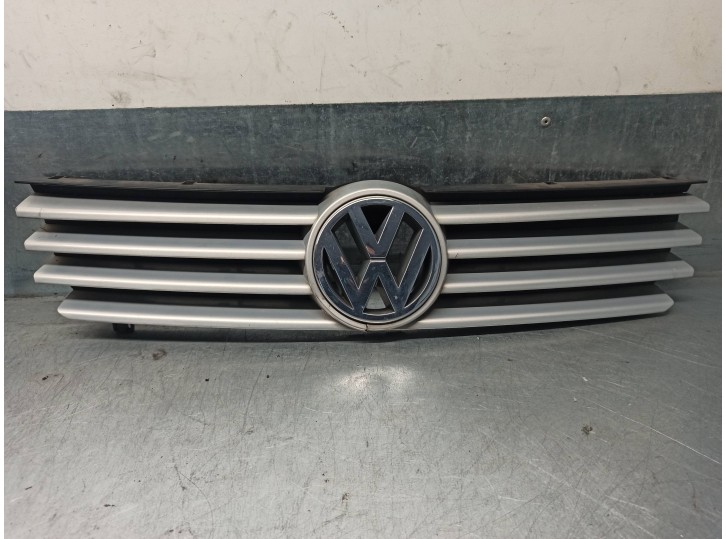 Recambio de rejilla delantera para volkswagen polo berlina (6n2) 1.4 16v referencia OEM IAM 6N0853651J  