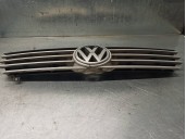 Recambio de rejilla delantera para volkswagen polo berlina (6n2) 1.4 16v referencia OEM IAM 6N0853651J  