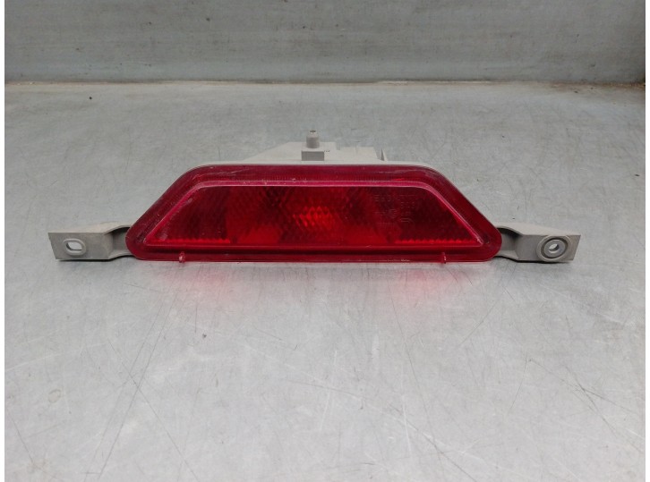 Recambio de piloto trasero central para renault koleos 2.0 dci diesel fap referencia OEM IAM 26580JY00A DE PARAGOLPES 5 PUERTAS