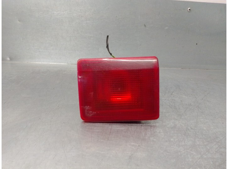 Recambio de faro antiniebla trasero derecho para peugeot 407 sw 2.0 16v hdi fap cat (rhr / dw10bted4) referencia OEM IAM 9646507