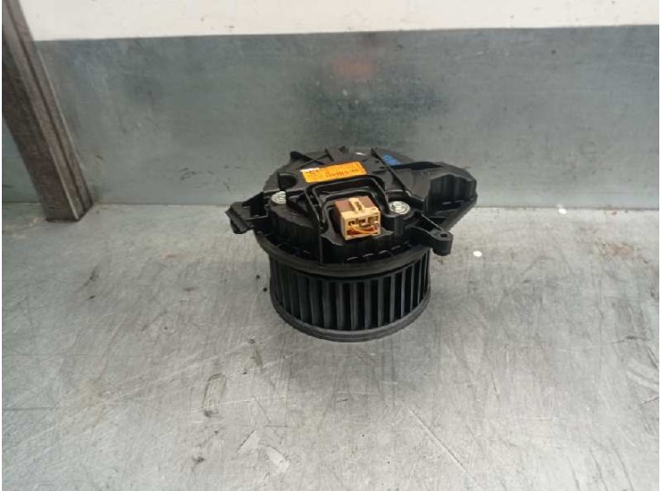 Recambio de motor calefaccion para seat exeo berlina (3r2) 2.0 tdi referencia OEM IAM 8E1820021E  