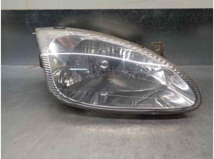 Replacement right headlight for Hyundai Lantra Saloon (RD) 1.6 16V CAT OEM IAM reference 9210429521 