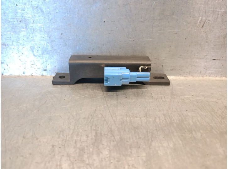 Recambio de antena para nissan juke (f15) 1.6 referencia OEM IAM H110129 285E51FA0A 